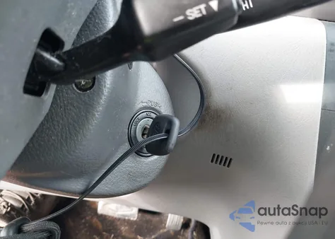 2005 Toyota Corolla Ce z USA, uszkodzony, nr VIN 1NXBR32E65Z511233